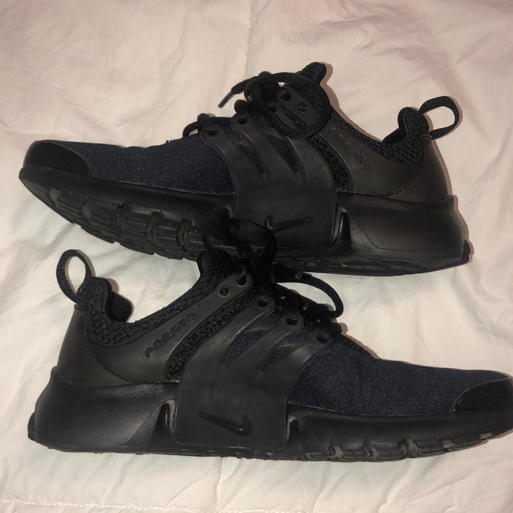 Women’s Black Nike Prestos